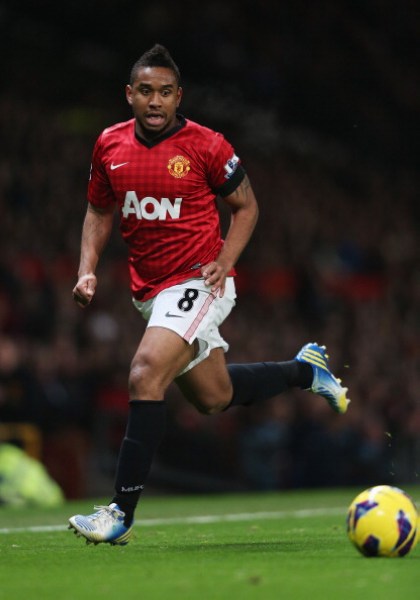 马竞球场点亮乌克兰国旗色 西蒙尼：我们需要和平.